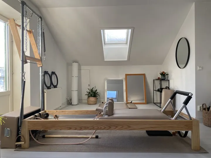 Pilates by Laura — reformer pilates-studio i Krokslätt, Göteborg