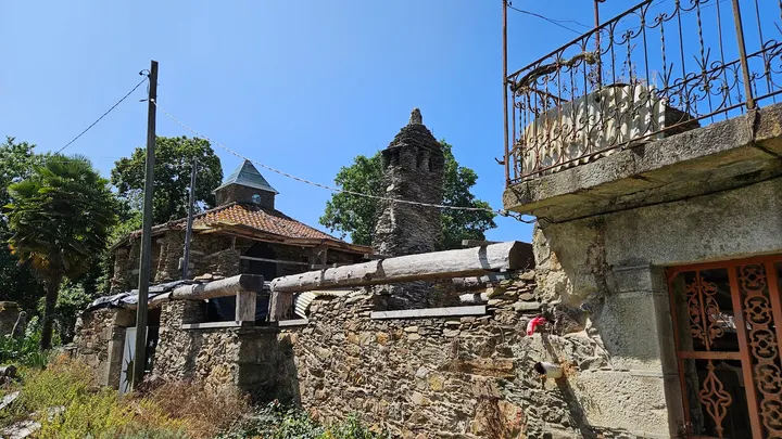 Satchitananda Comunidad — yoga-studio en Santa Baia de Anfeoz, Cartelle — 2