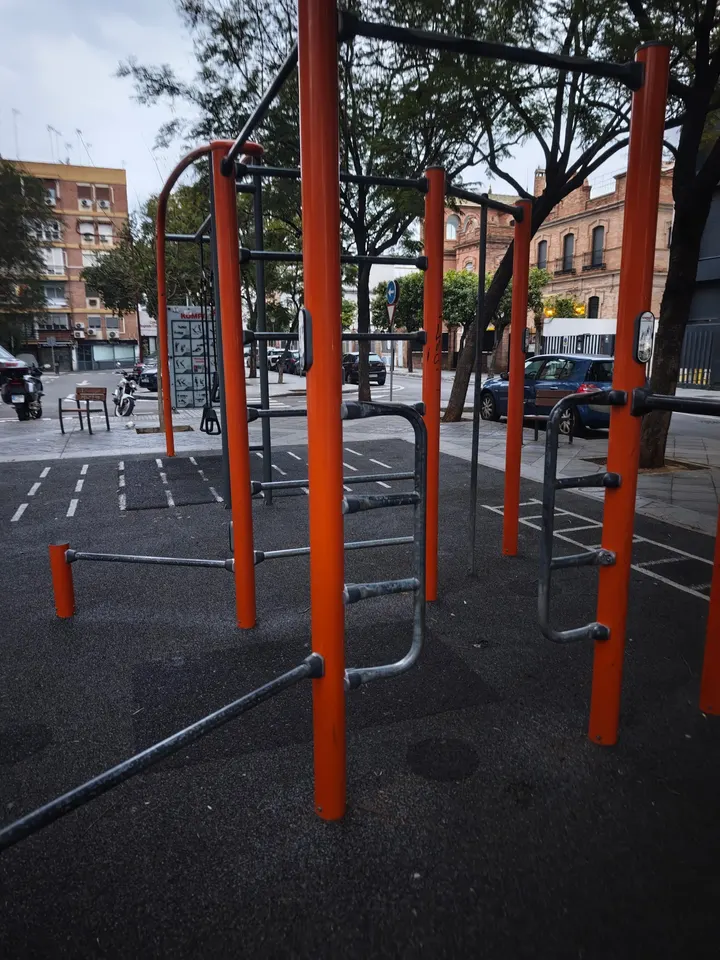 Calistenia Street Workout Gran Plaza — Estudio de fitness en Nervión, Sevilla