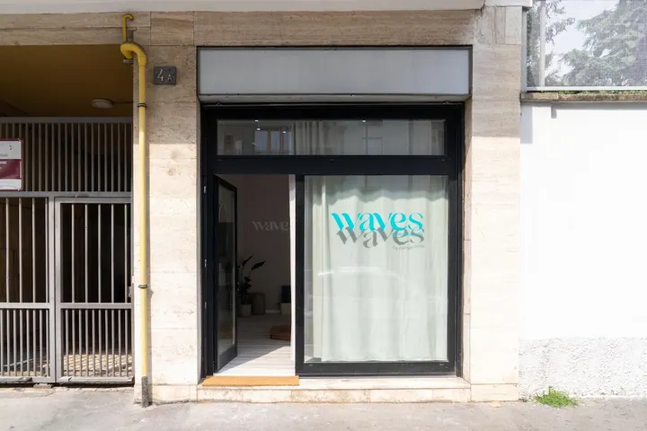 Waves by Giorgia Sofia — pole dance-studio a Washington, Milano — 3