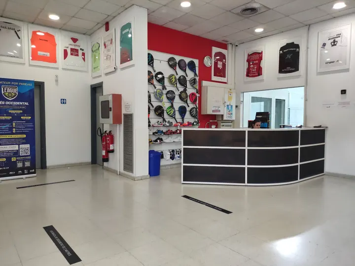 Pàdel 1 Sabadell — estudio de fitness-studio en els Merinals, Sabadell — 3