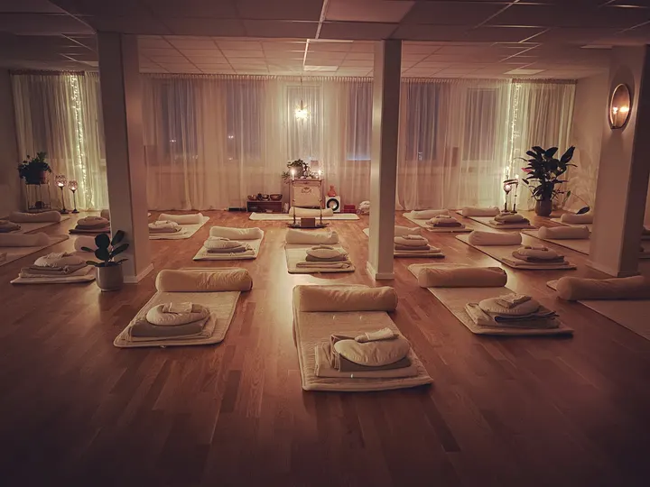 Yoginis & friends — yoga-studio i Täby, Stockholm — 2