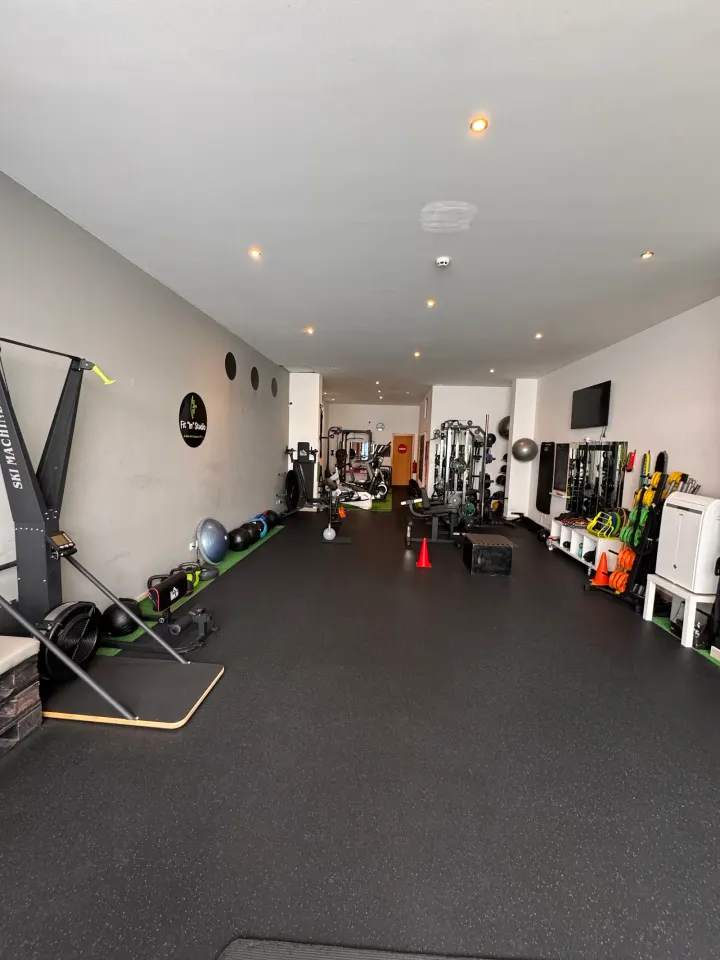 Fit in Studio — Ginásio em Bairro Primeiro de Maio, Lagos