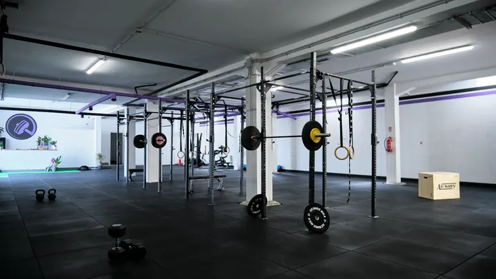 Middle Earth Fitness Club — CrossFit a Parco Azzurro, Colleverde