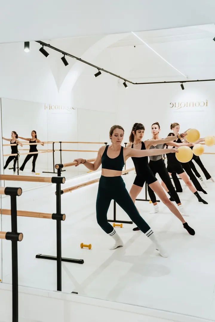 ICONIQUE Milano — barre-studio a Ticinese, Milano — 2