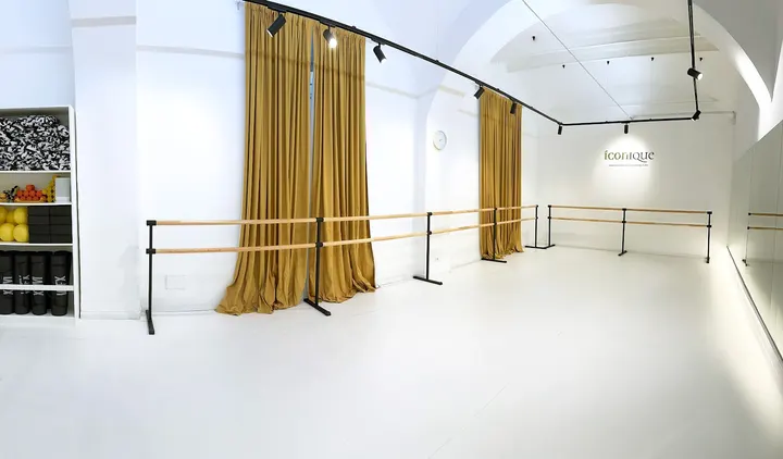 ICONIQUE Milano — barre-studio a Ticinese, Milano — 3