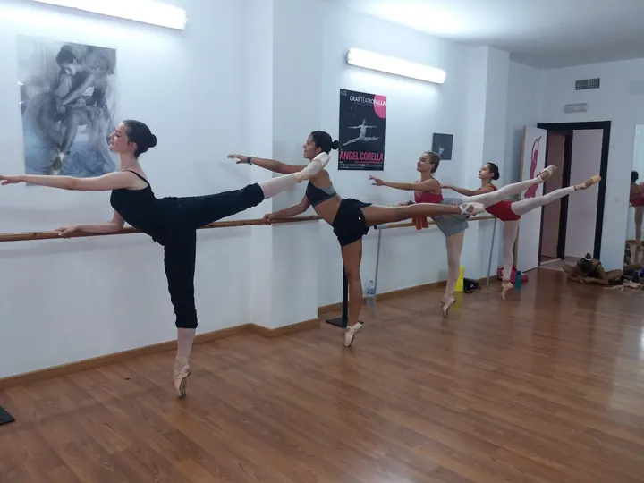 Avant Academia De Danza — baile-studio en Segunda Aguada, Cádiz — 2