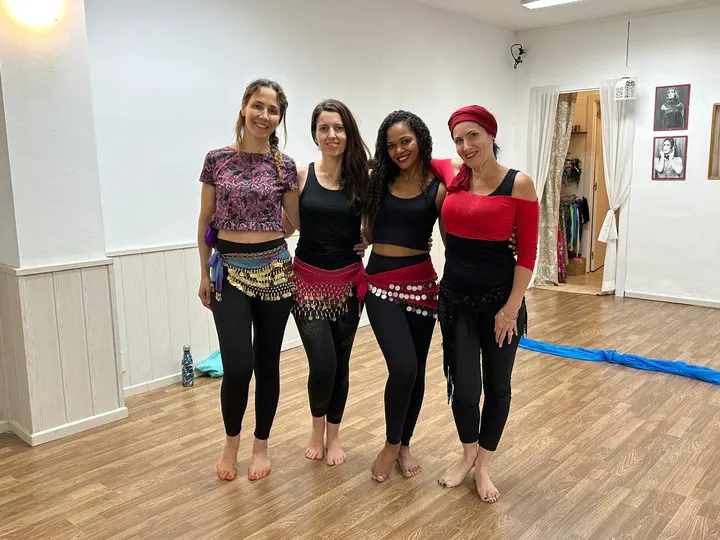 Yhemel Bellydance. Escuela de Danza Oriental (Danza del Vientre) — baile-studio en Palma — 5