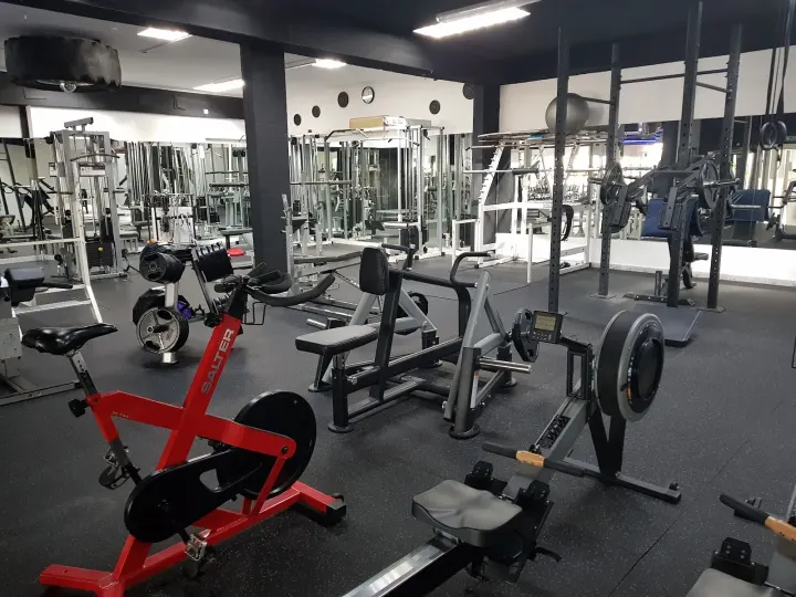 Silvergym — Ginásio em Bairro dos Quatro, Famões