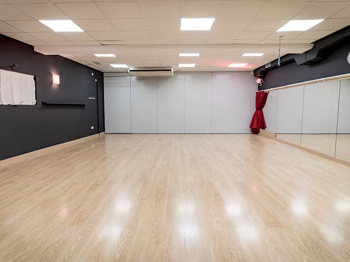 Swing Maniacs - Les Corts — baile-studio en les Corts, Barcelona — 2