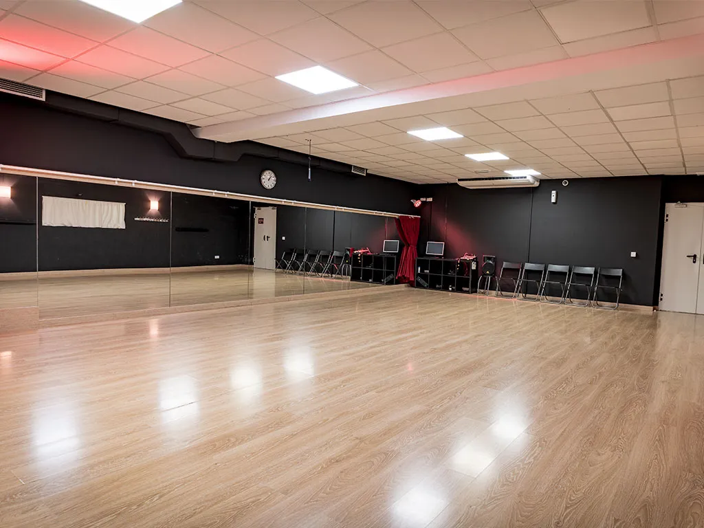 Swing Maniacs - Les Corts — dans-studio i Barcelona — bild 3