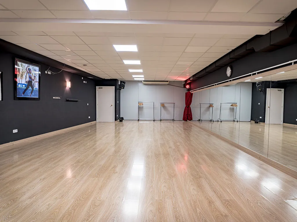 Swing Maniacs - Les Corts — dans-studio i Barcelona — bild 4