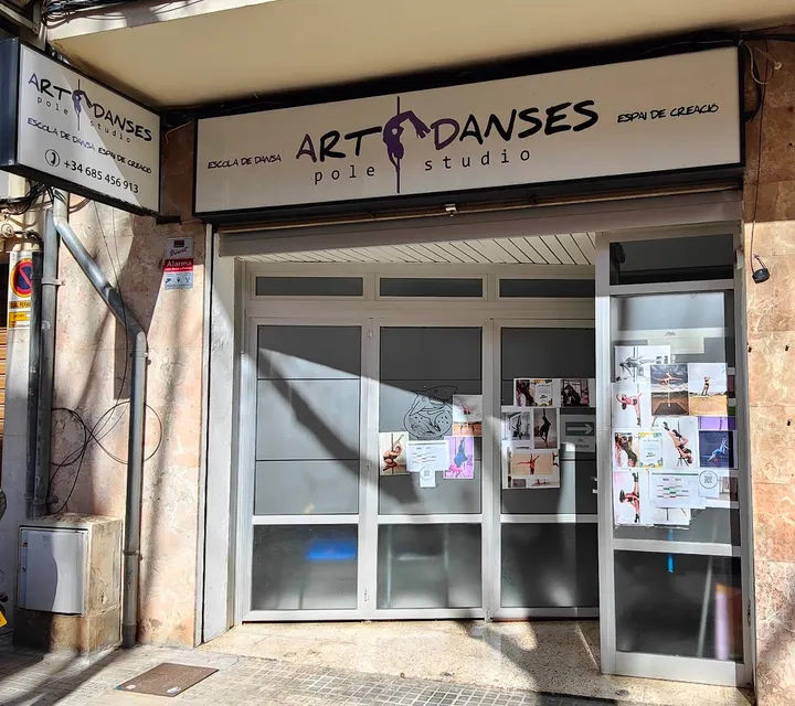 Art & Danses Pole dance Studio — baile-studio en Coll den Rabassa, Palma — 2