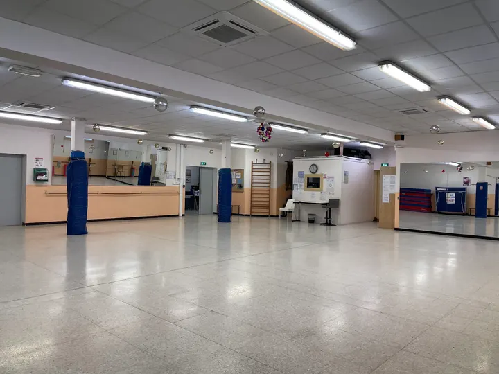 AFDL — salle de fitness-studio au Pont du Las, Toulon — 2