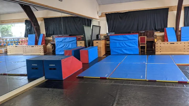 Ecole Des Arts Du Cirque — arts aériens-studio à Saint-Barthélemy-d'Anjou — 4