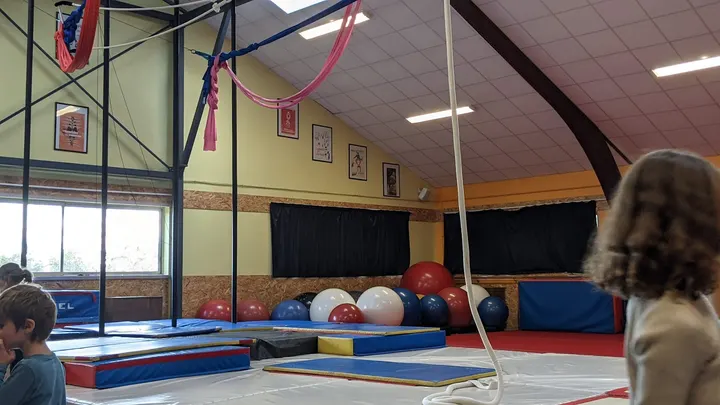 Ecole Des Arts Du Cirque — arts aériens-studio à Saint-Barthélemy-d'Anjou — 5