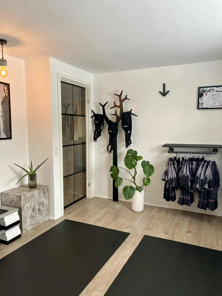 Studio Strong Horsens — Træningsstudio i Torsted, Horsens