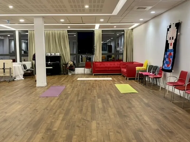 OLY Be - Petit frère des pauvres — Yoga à Paris 11e Arrondissement, Paris