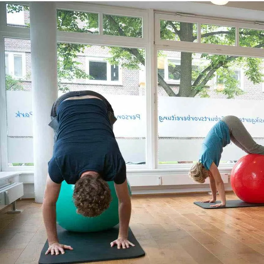 keine falsche BEWEGUNG! richtig fit werden — fitnessstudio in Hamburg — 5