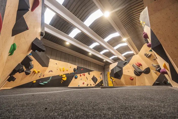 MONOBLOC — escalada-studio en Reus — 2