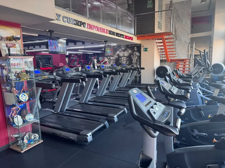 Centro deportivo Acrópolis — Fuerza en San Roque, Badajoz