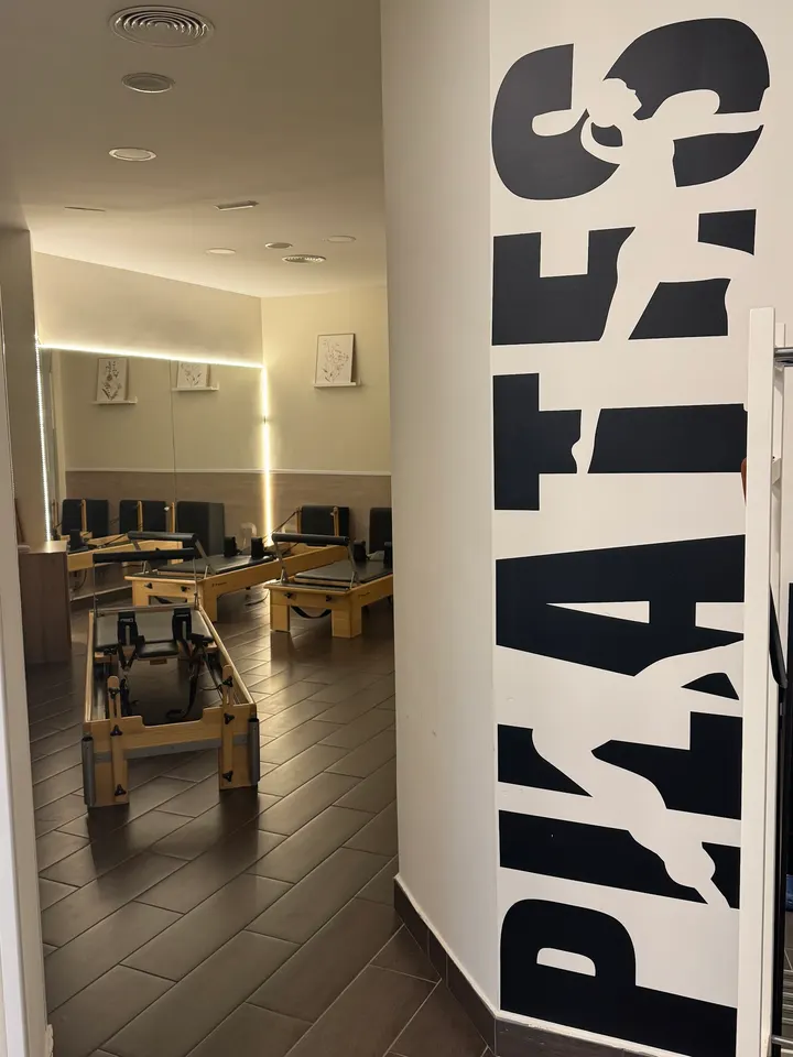 fisioone Aravaca - fisioterapia y pilates reformer — Pilates en Aravaca, Madrid