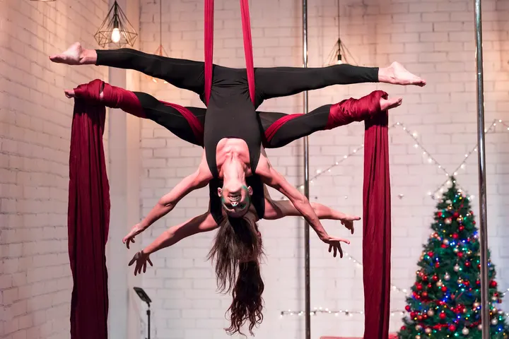 Clandestino Pole Dance — Pole Fitness en l'Eixample, Barcelona
