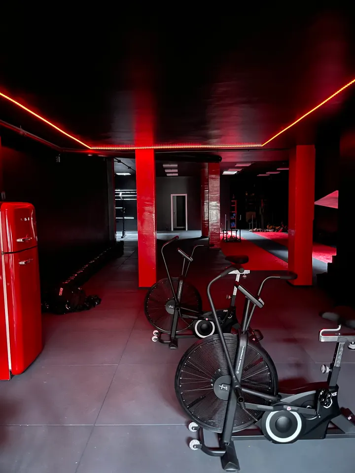 High Voltage Training BCN — entrenamiento funcional-studio en Sant Andreu, Barcelona — 3