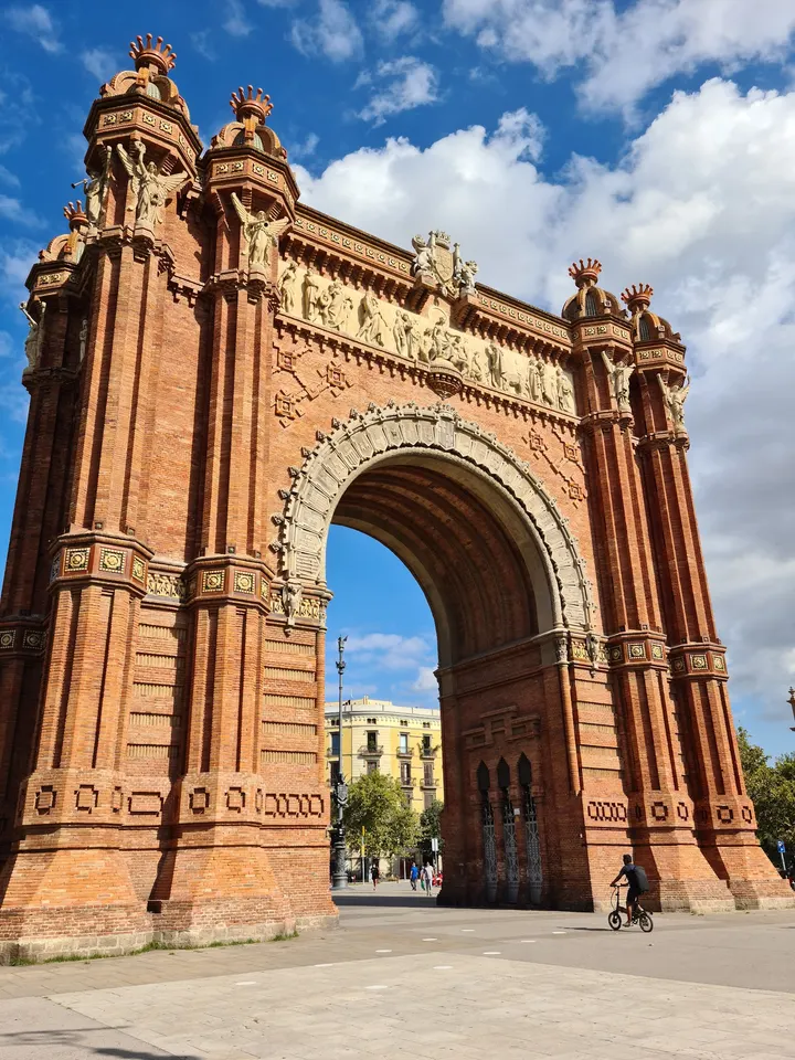URBAN LIFTER BCN - ARC DE TRIOMF — Bootcamp en Ciutat Vella, Barcelona