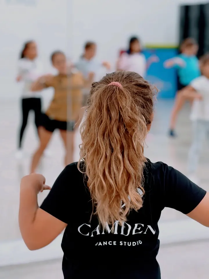 Camden Dance Studio — baile-studio en Buruñao, Bergara — 3