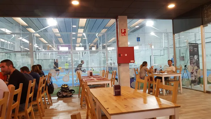 Barbera padel indoor Santa María — entrenamiento funcional-studio en Barcelona — 3
