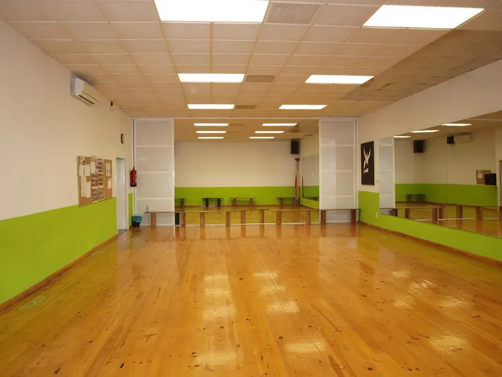 Academia Estampa Baturra — baile-studio en La Almozara, Zaragoza — 2