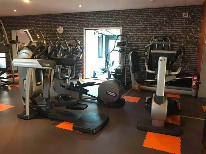 A Responsabilite Limitee Relook Form — salle de fitness-studio à La Flotte — 4