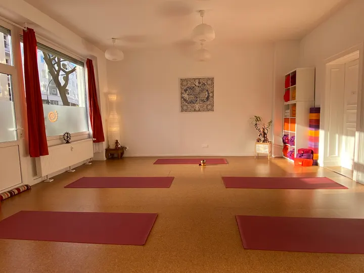 Entspannt mit Yoga — yoga-studio in Schöneberg, Berlin — 2