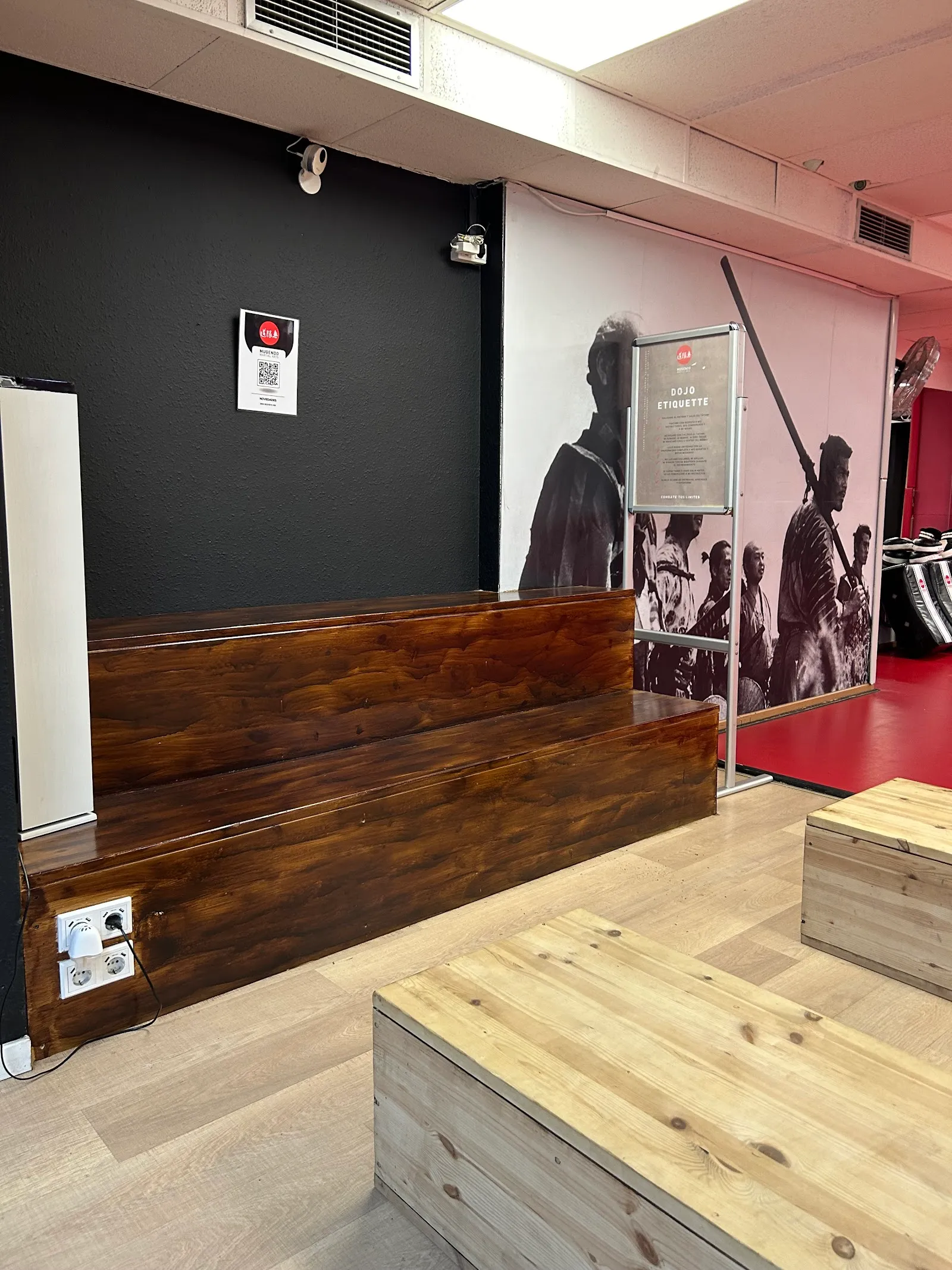Mugendo Gràcia – Kickboxing y Defensa Personal — artes marciales-studio en Barcelona — 3