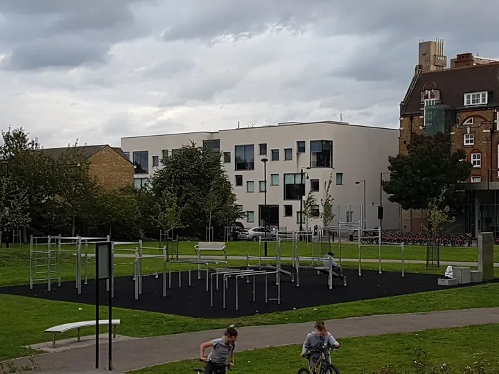 Steel Warriors outdoor gym — fitness studio in London — 3