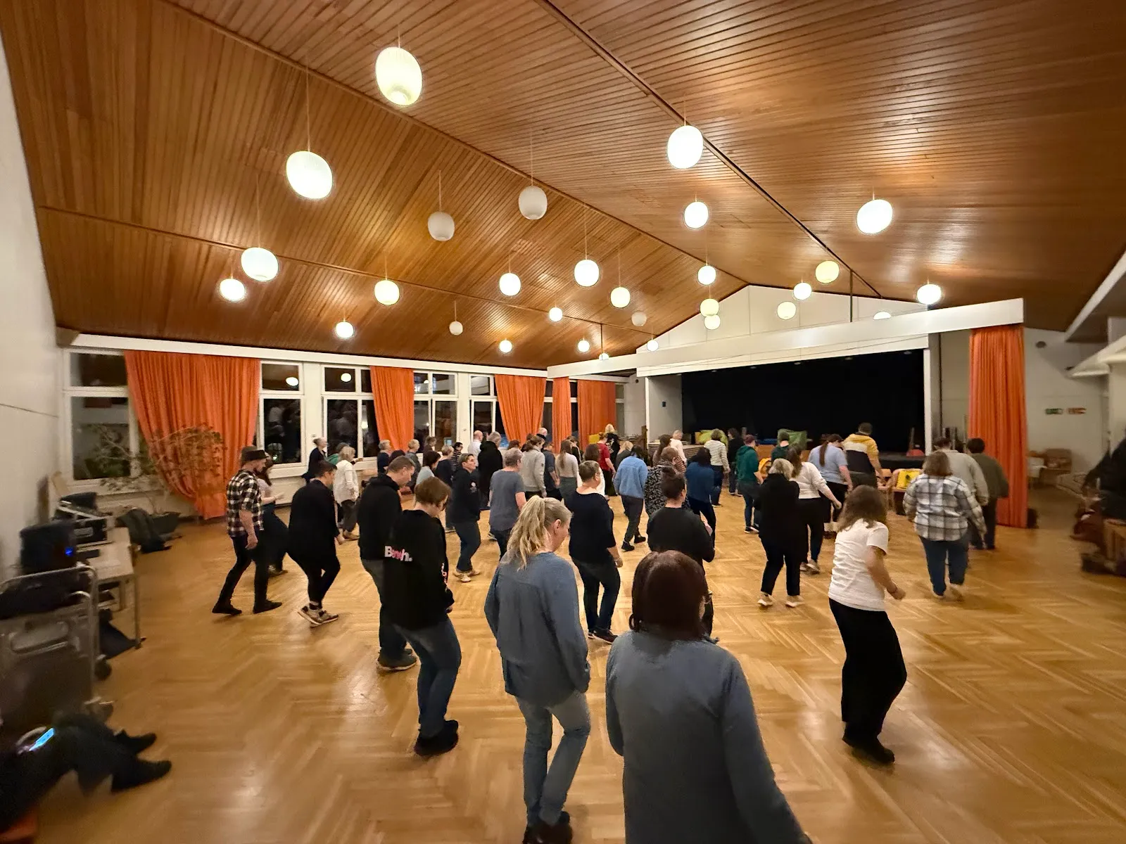 Casey's Line Dance — tanz-studio in Walle, Bremen — 3