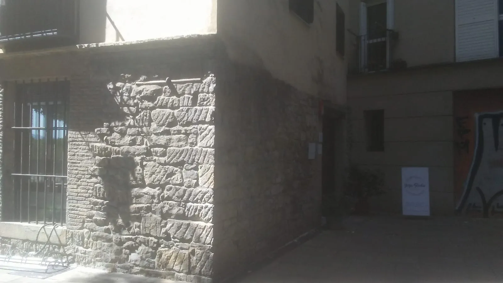 Masajes Zen, Estética, Yoga Y Meditación — yoga-studio en Pamplona/Iruña — 3