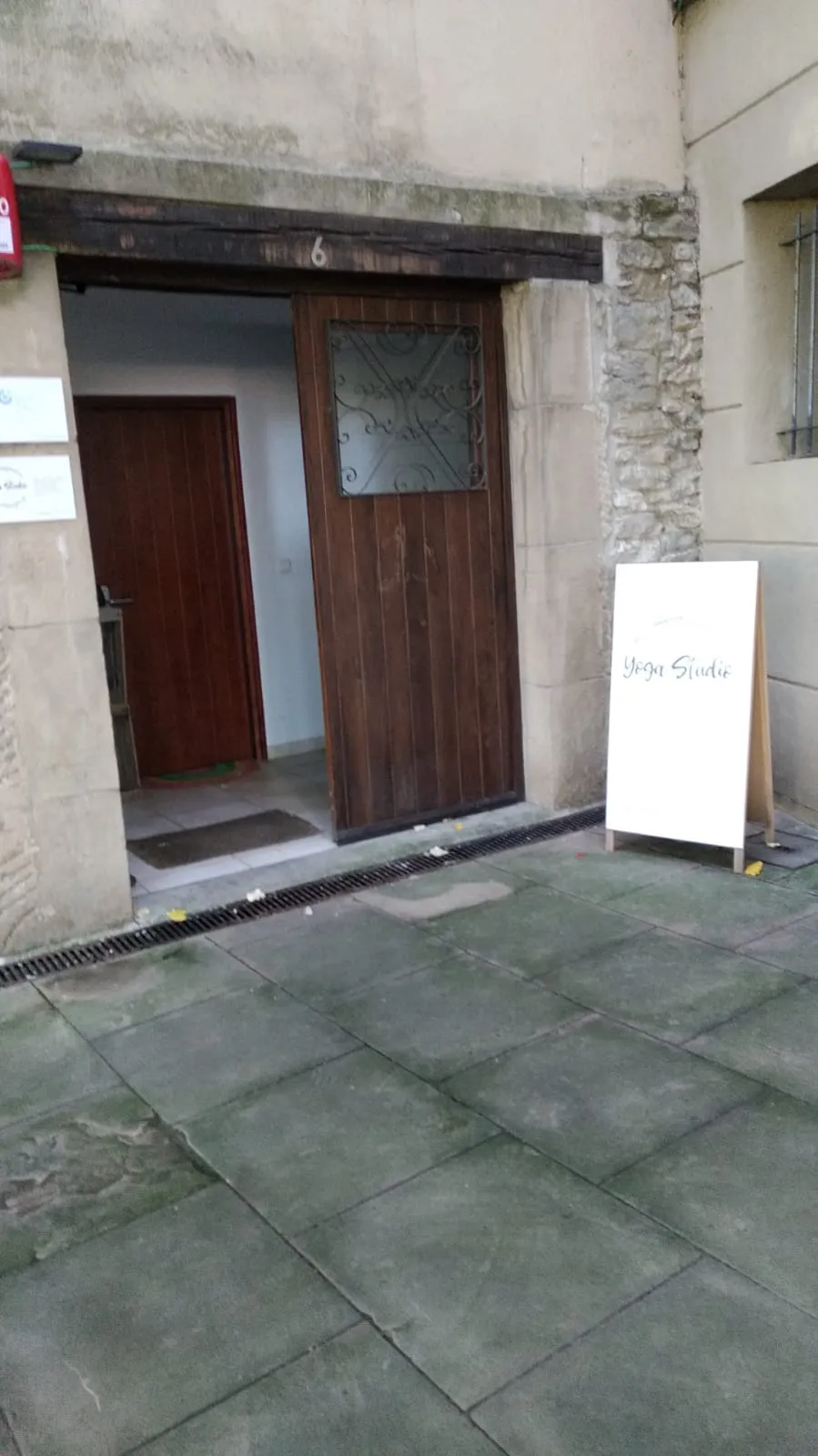 Masajes Zen, Estética, Yoga Y Meditación — yoga-studio en Pamplona/Iruña — 4
