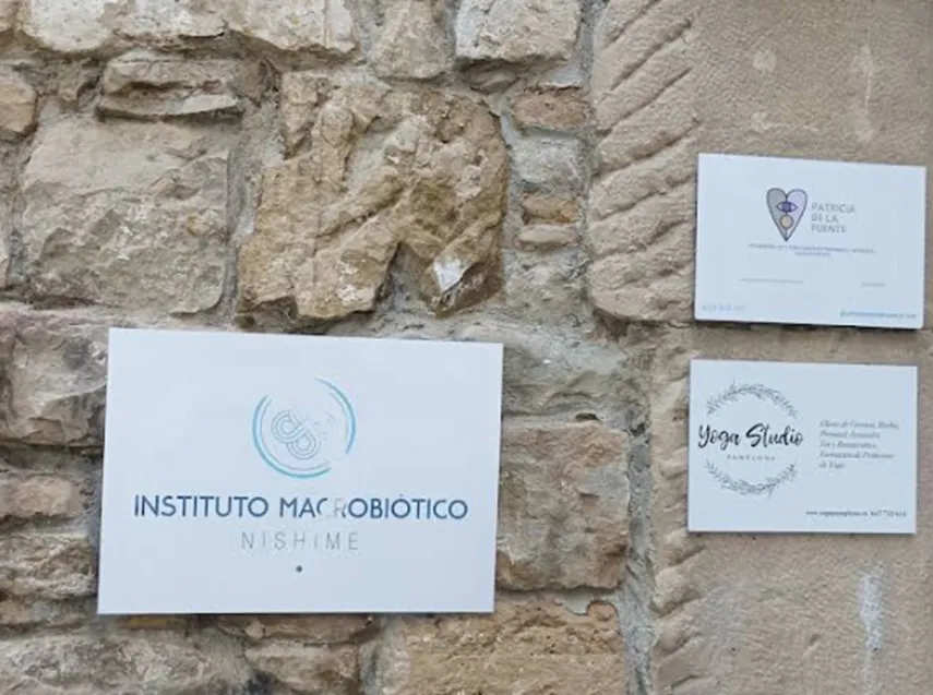 Masajes Zen, Estética, Yoga Y Meditación — yoga-studio en Pamplona/Iruña — 5