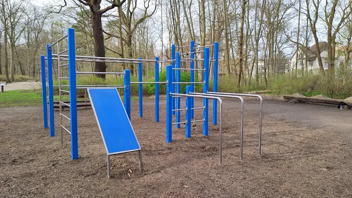 Calisthenics Park - Lister Turm — calisthenics-studio in Zoo, Hannover — 2