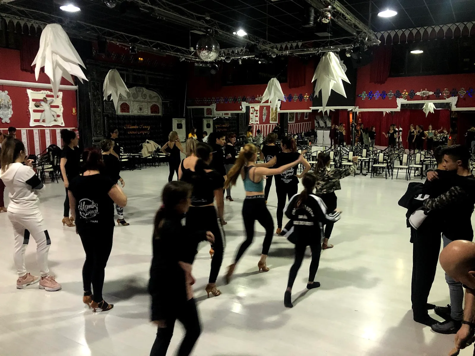 Escuela Y Sala De Baile Mambo Swing — baile-studio en Valdefuentes — 2