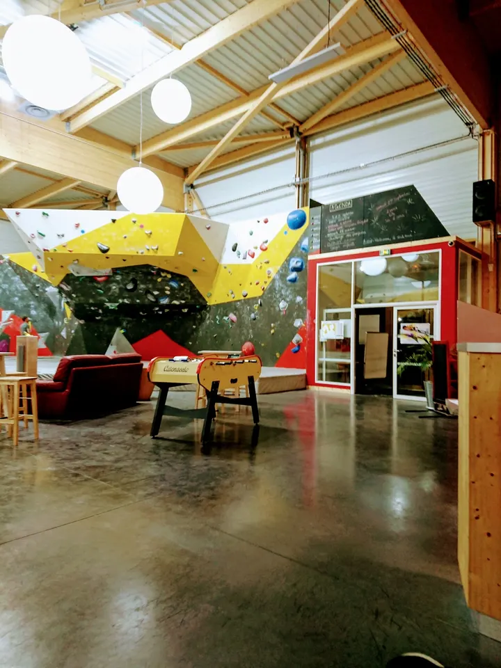 ISATIX, salle d’escalade de Bloc — Bloc à Mondeville