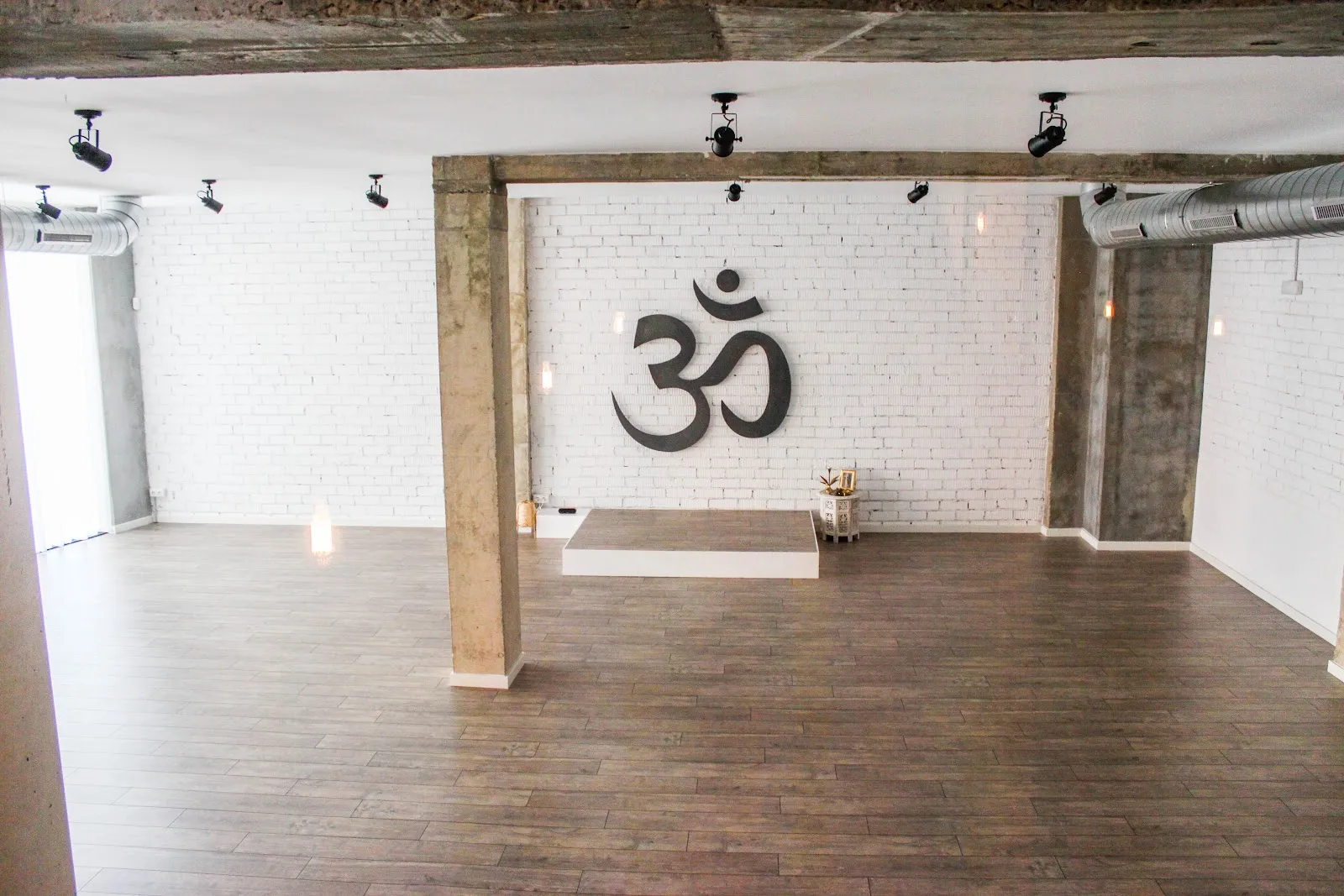 YOGINYA — aerial-studio en Gavà — 2
