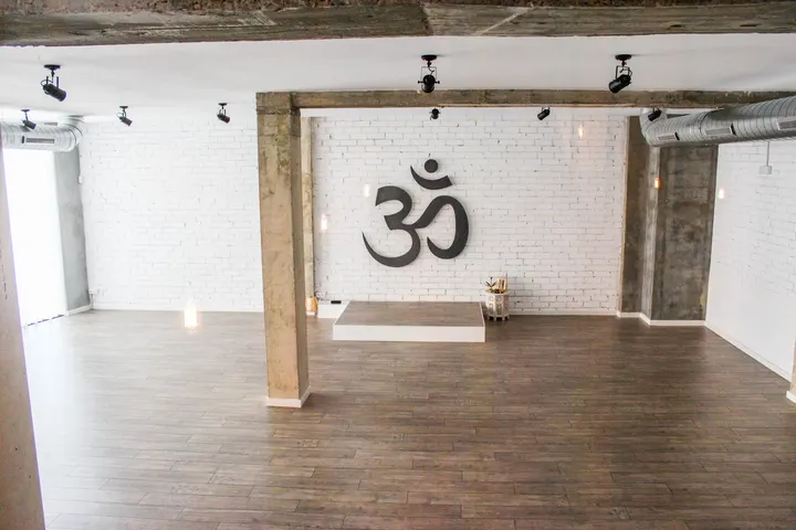 YOGINYA — aerial-studio en Gavà, Barcelona — 2