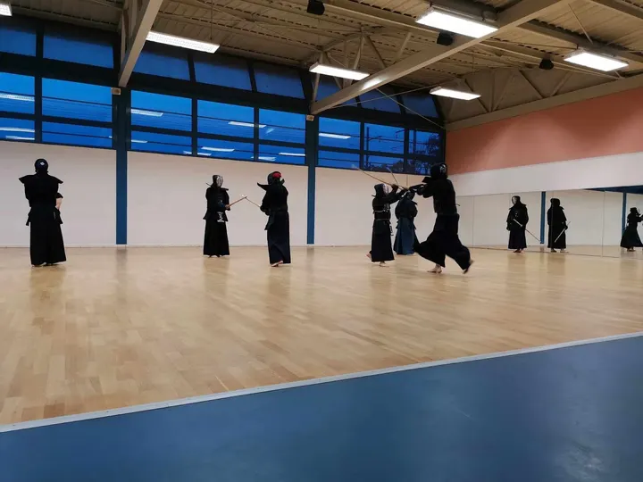Section Kendo Dijon — arts martiaux-studio aux Valendons, Dijon — 2