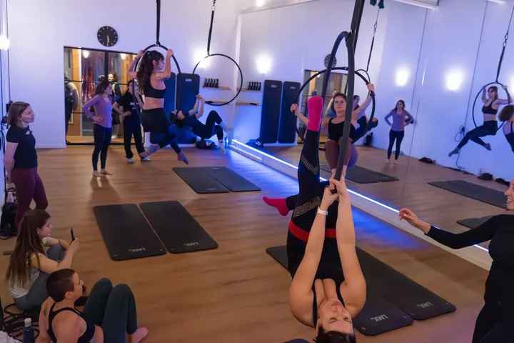 Studio Aeris Paaldansen — Aerial in Zuidwest, Utrecht