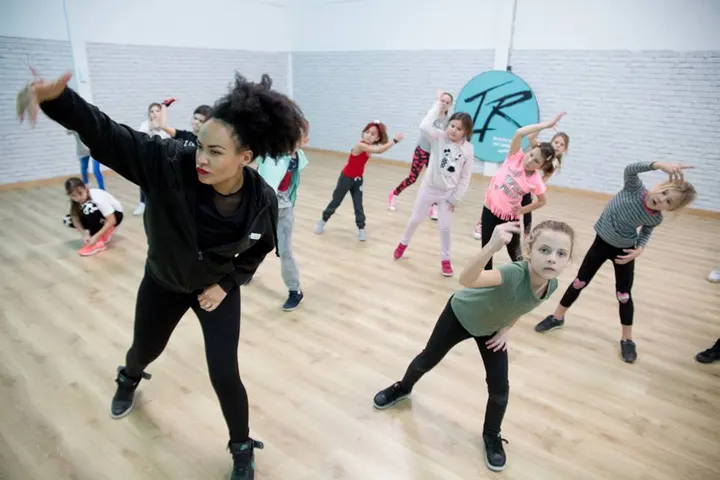 Isla Rose Academy — baile-studio en Salto del Agua, Marbella — 2