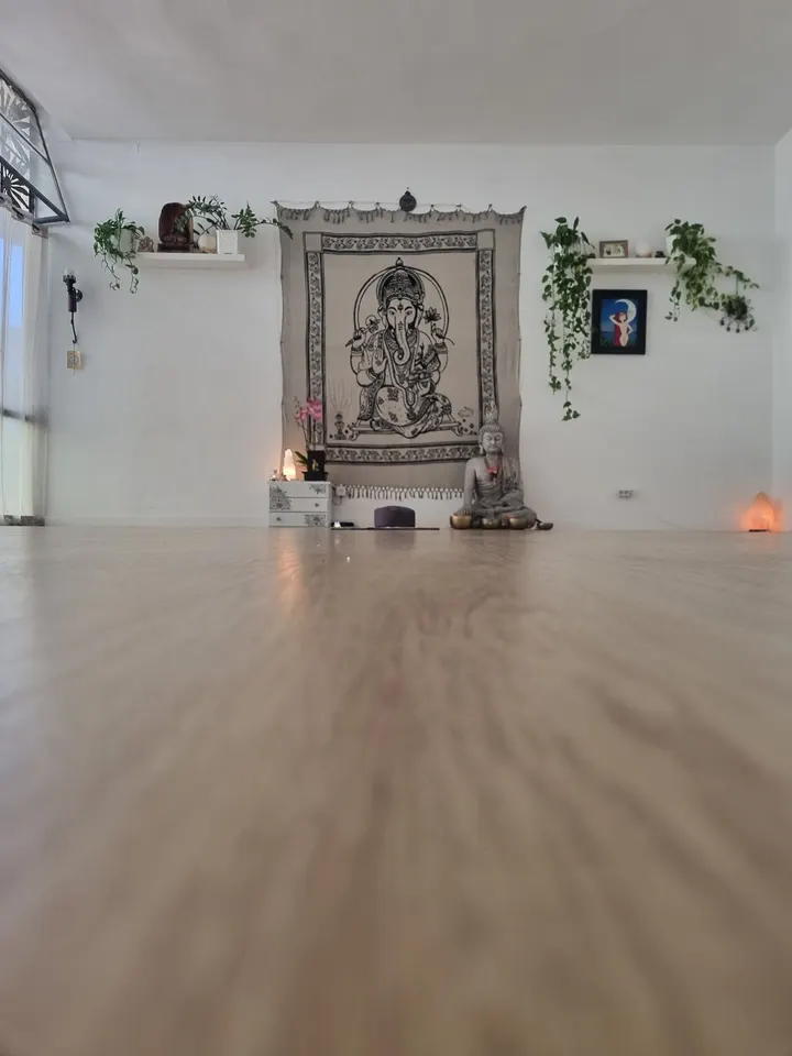 Escuela de Yoga y Pilates "Adi Charan Kaur" — yoga-studio en Santa Cruz de Tenerife — 5