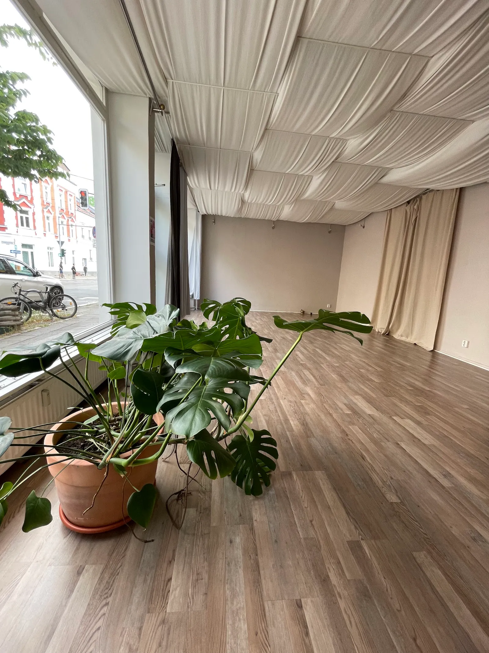 Born Yin - YIN-YANG YOGA & HEALTH COACHING - Shawn K. Russel — yoga-studio in Weißensee, Berlin — 2